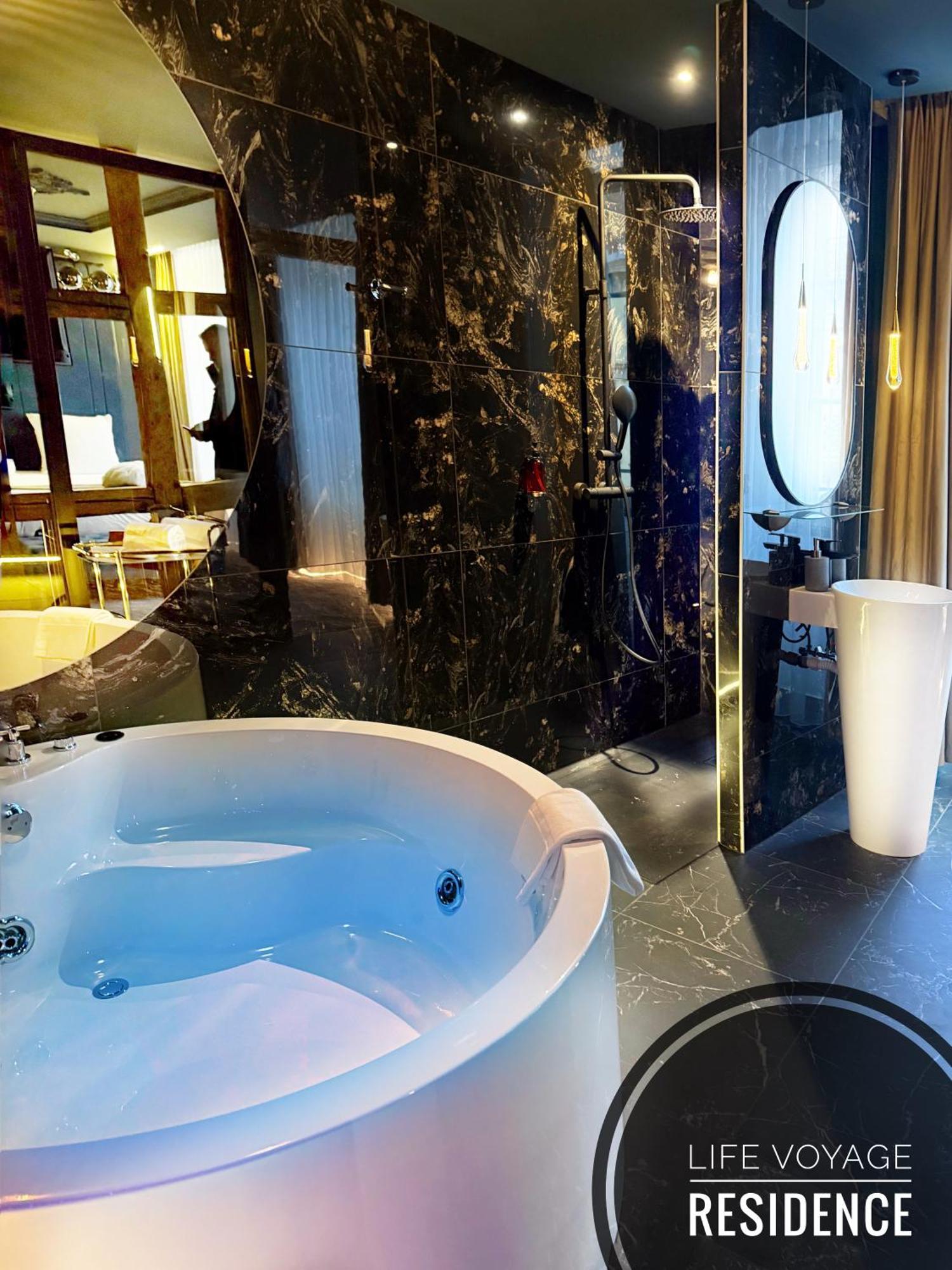 Life Voyage Residence & Spa - Strasbourg'S City Center Luxury Experience ภายนอก รูปภาพ